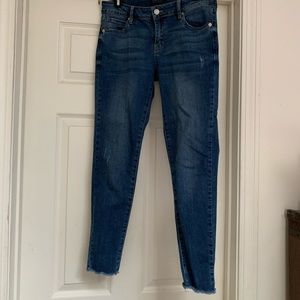 Crop jeans, frayed hem